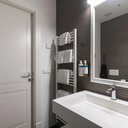Numa Poise 4* Prague