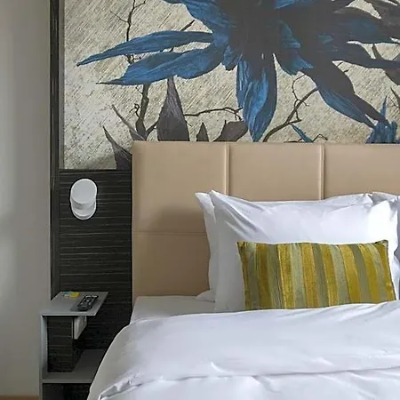 Numa Poise Aparthotel 4*
