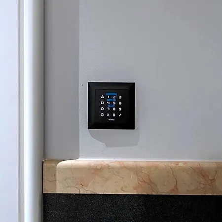 Numa Poise Aparthotel 4*