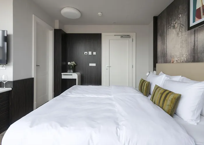 Numa Poise Aparthotel 4*